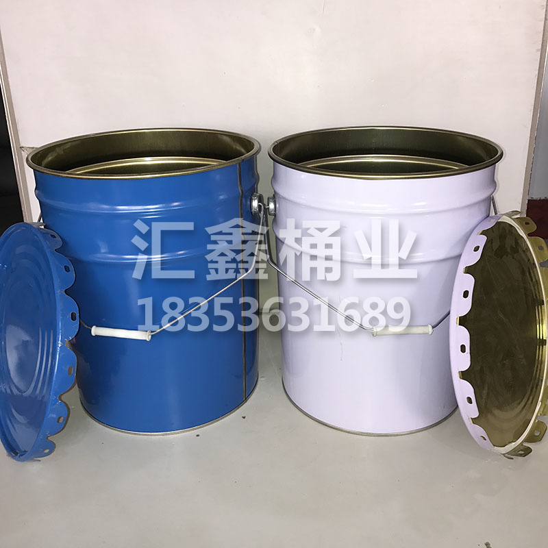 涂白涂蓝铁桶